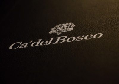 Dettaglio logo bottiglie Ca' del Bosco